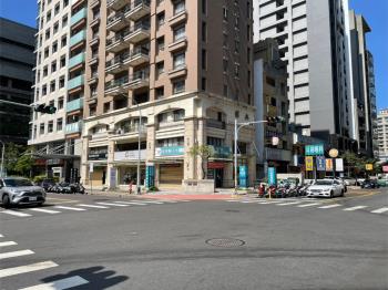 大遠百｜來財角間｜金店面