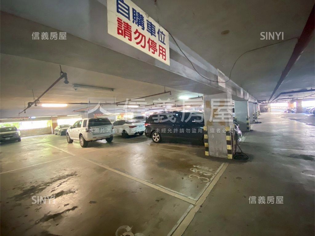 達官顯貴坡道平面獨立車位房屋室內格局與周邊環境