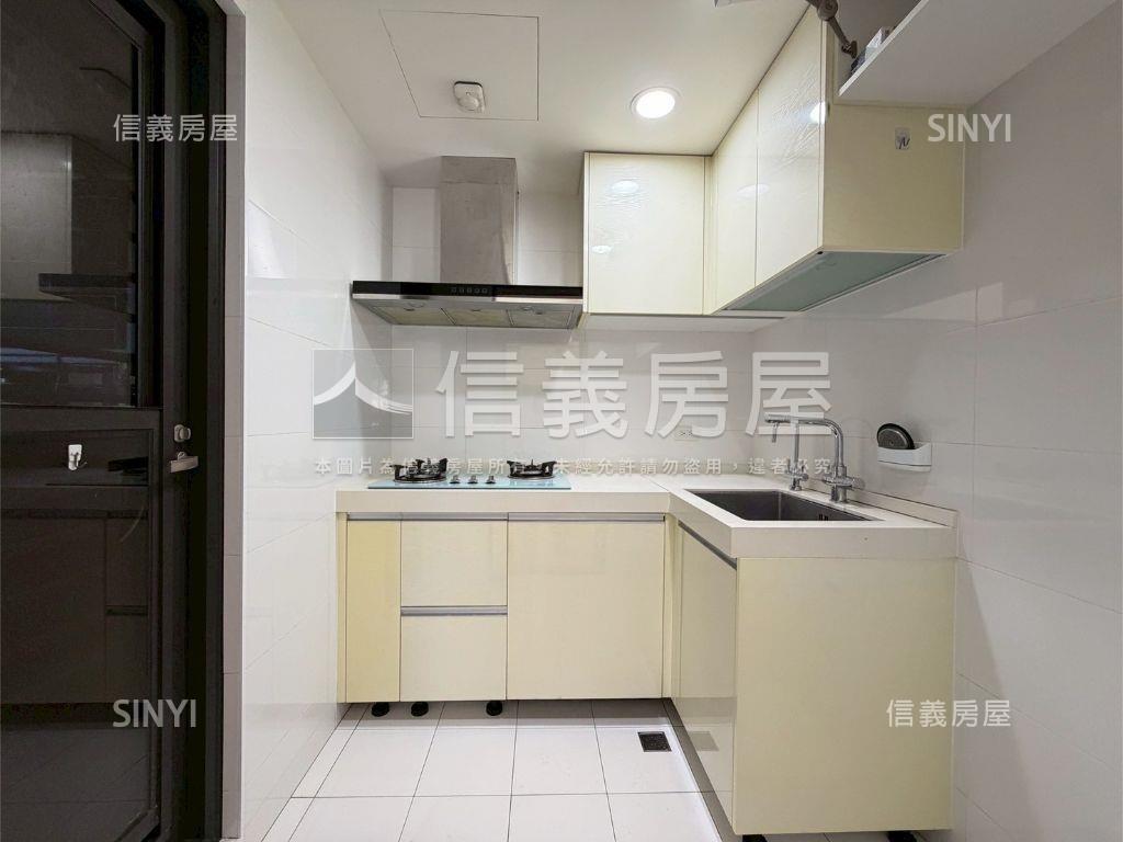閱讀春樹電梯２房平面車位房屋室內格局與周邊環境