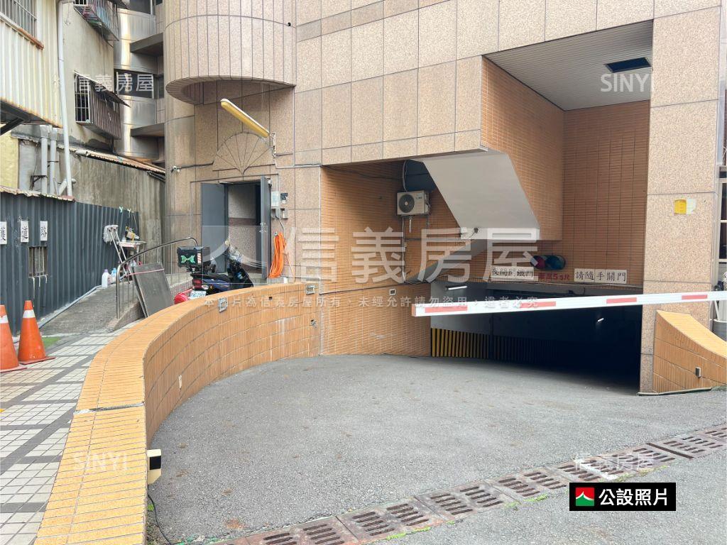 星鑽２８年質感美妝宅房屋室內格局與周邊環境
