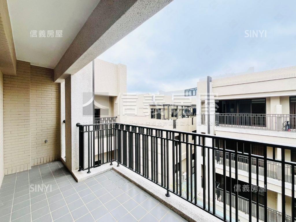 近新光田門前停車邊間透天房屋室內格局與周邊環境