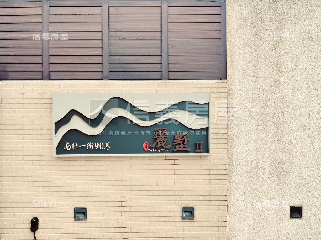 近新光田門前停車邊間透天房屋室內格局與周邊環境