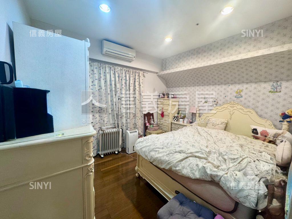 未來市｝家樂福商圈大三房房屋室內格局與周邊環境