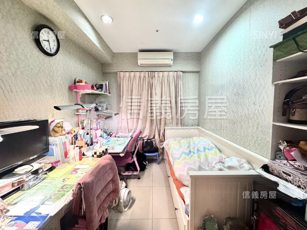 未來市｝家樂福商圈大三房房屋室內格局與周邊環境