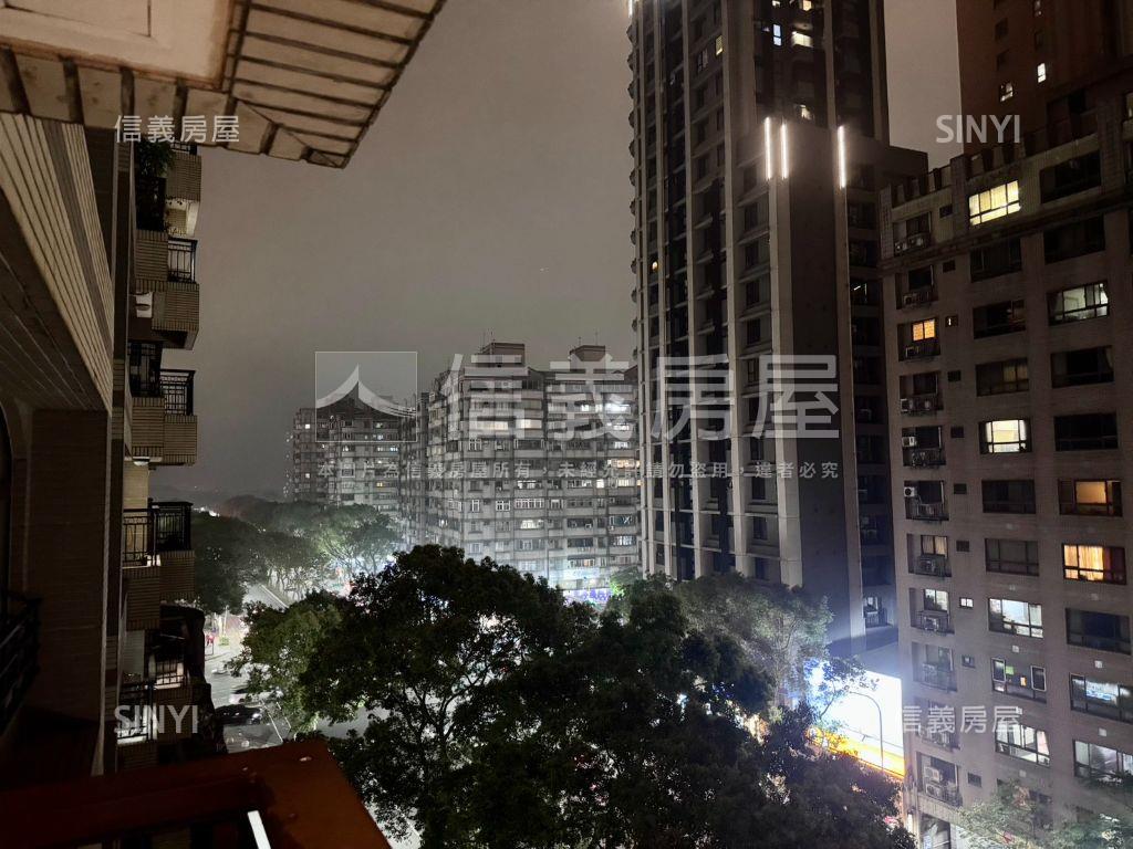 未來市｝家樂福商圈大三房房屋室內格局與周邊環境