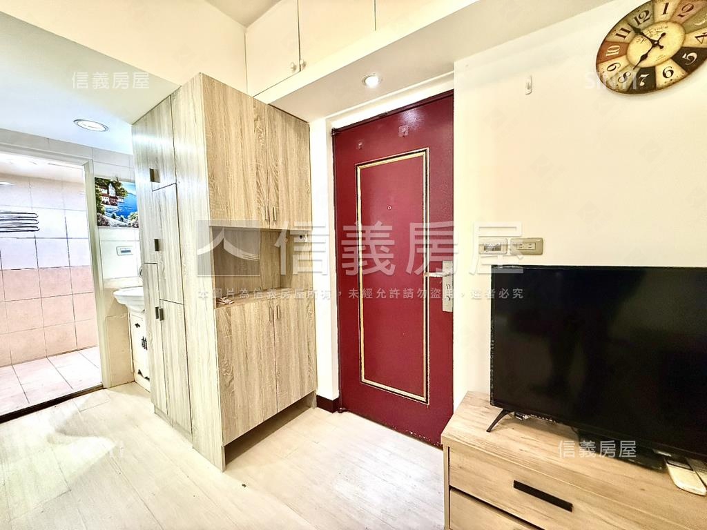 西門採光陽台大套房房屋室內格局與周邊環境