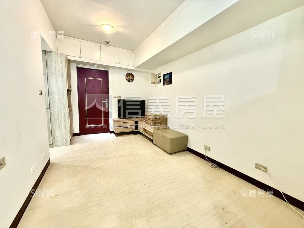西門採光陽台大套房房屋室內格局與周邊環境