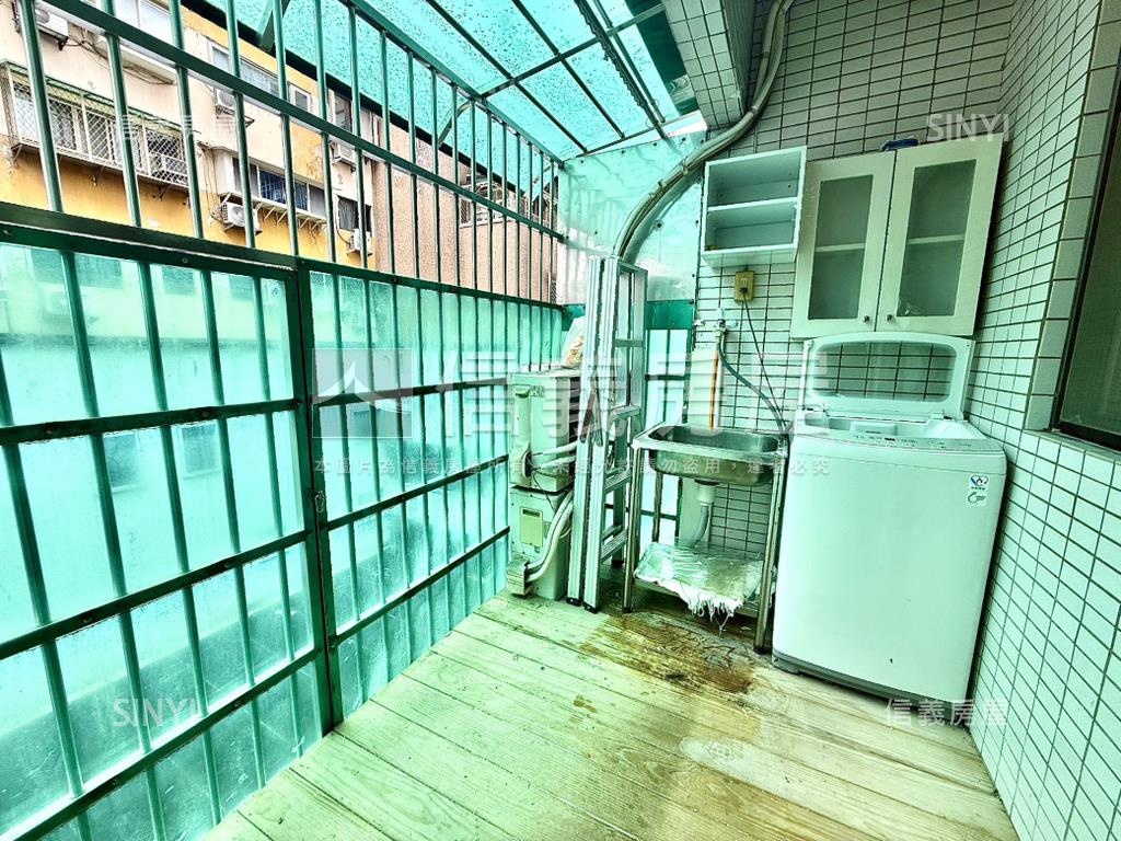 西門採光陽台大套房房屋室內格局與周邊環境