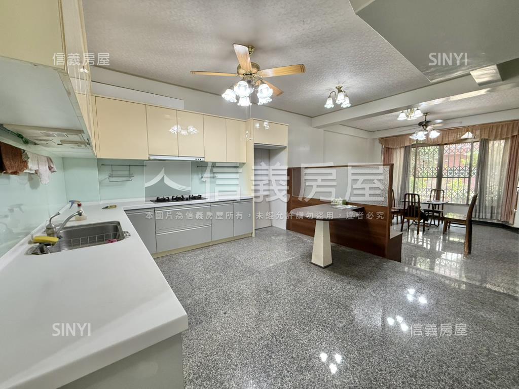 八期孝親雙車位大別墅房屋室內格局與周邊環境