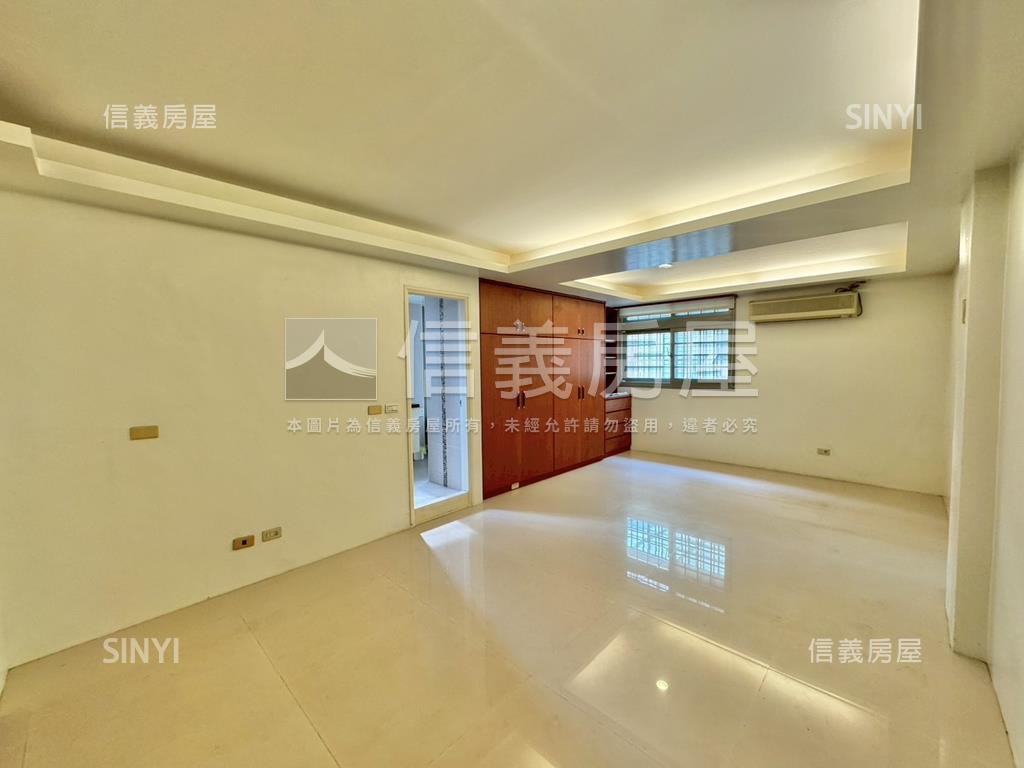 八期孝親雙車位大別墅房屋室內格局與周邊環境