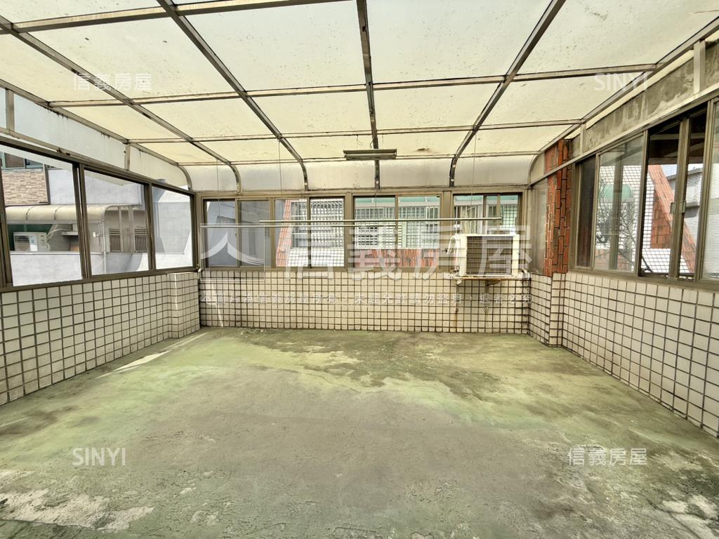 八期孝親雙車位大別墅房屋室內格局與周邊環境