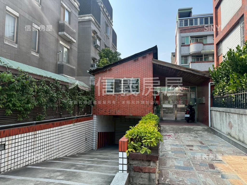 八期孝親雙車位大別墅房屋室內格局與周邊環境