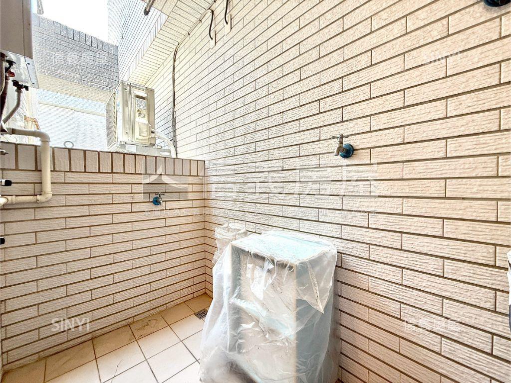 豪邸心賞兩房帶車位房屋室內格局與周邊環境