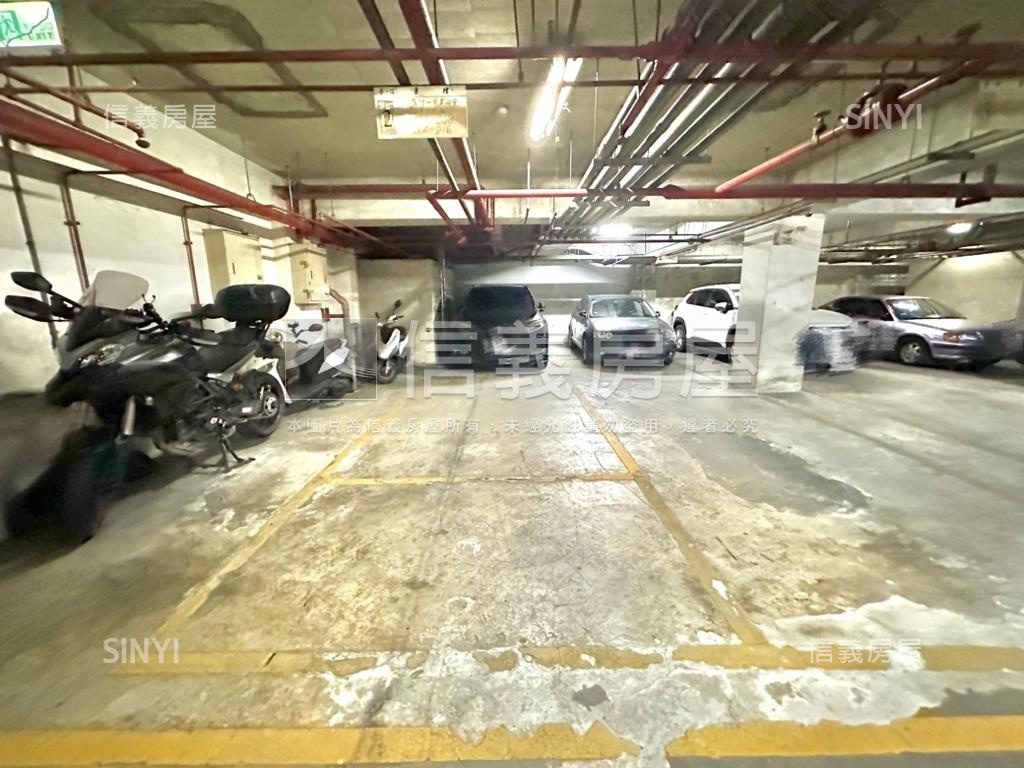 中平優質明亮三房車位房屋室內格局與周邊環境