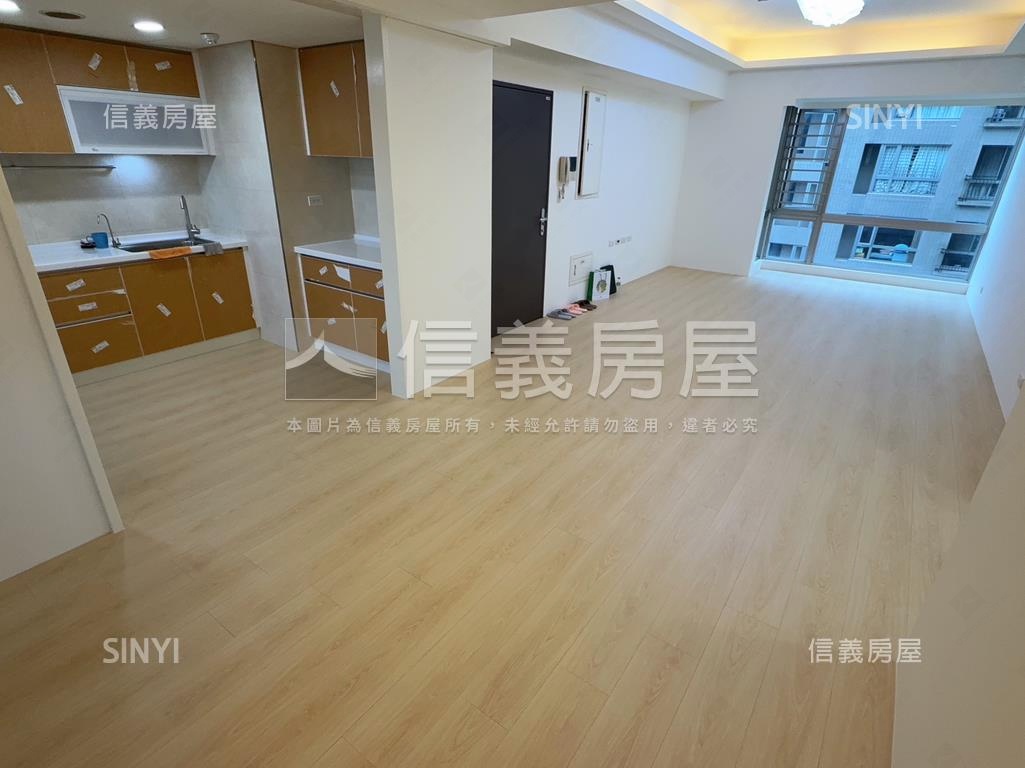 力麒青年皇家四房坡道車位房屋室內格局與周邊環境