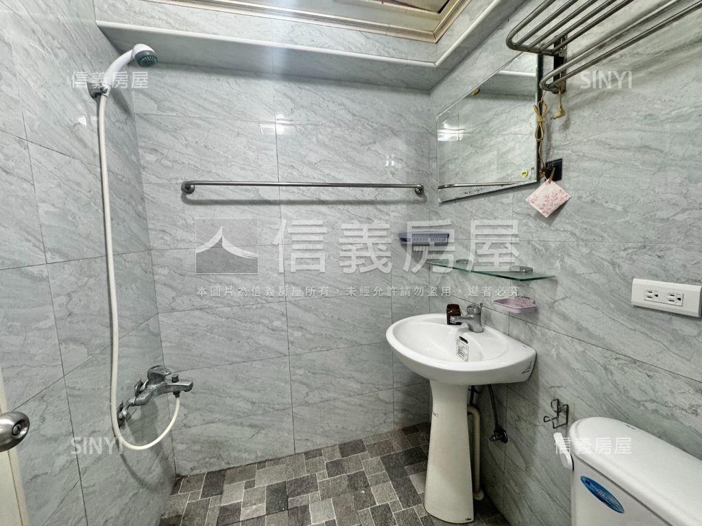 逢甲獨洗曬電梯屋況佳套房房屋室內格局與周邊環境