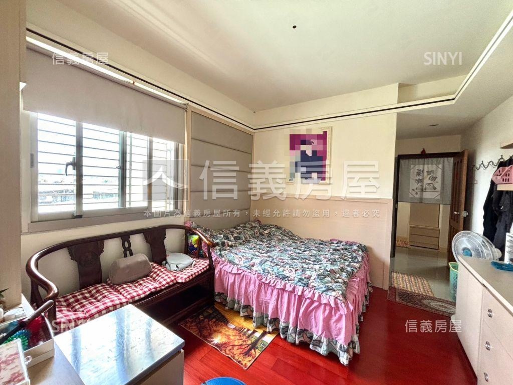 明亮電梯大四房房屋室內格局與周邊環境
