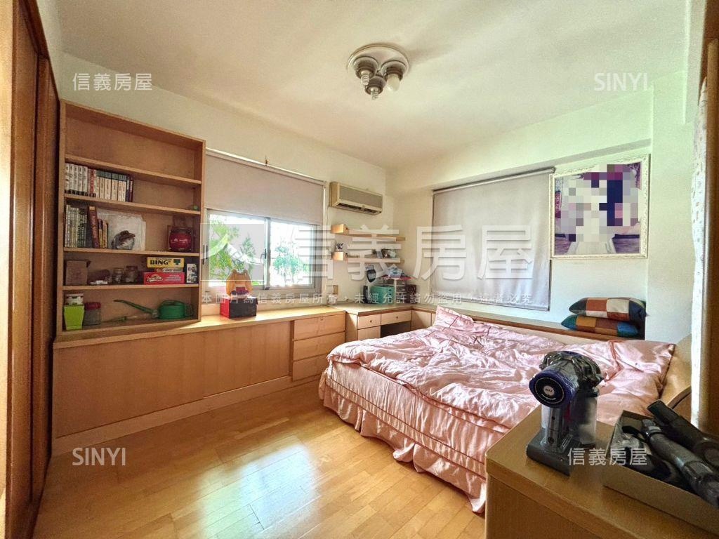 明亮電梯大四房房屋室內格局與周邊環境