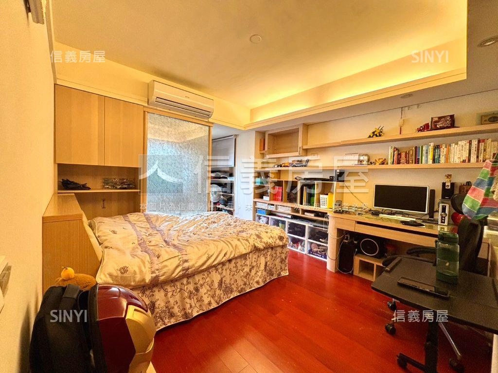 明亮電梯大四房房屋室內格局與周邊環境