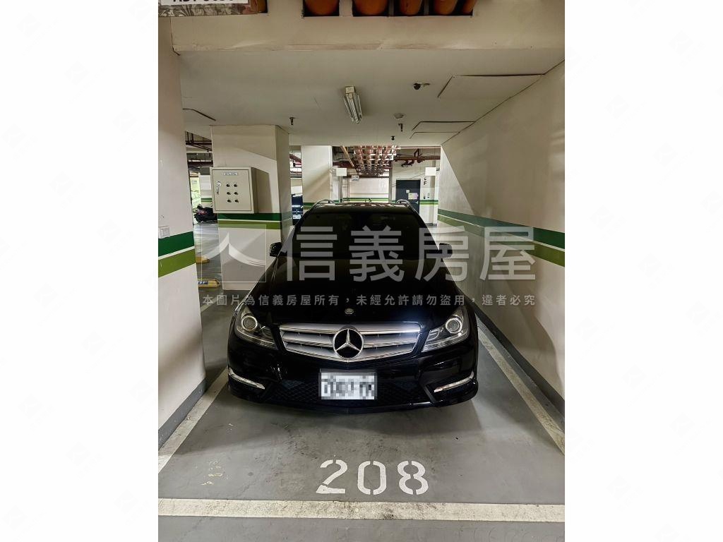 水湳裝潢美三房雙Ｂ１車位房屋室內格局與周邊環境