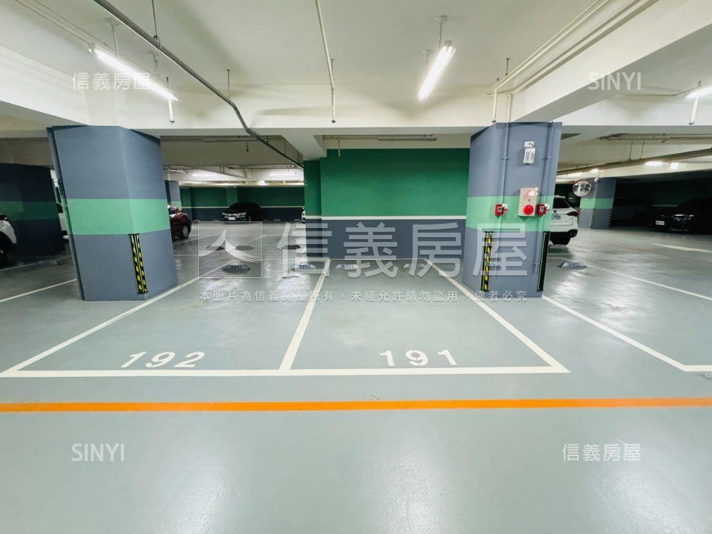 富宇悅峰面中庭兩房車位房屋室內格局與周邊環境