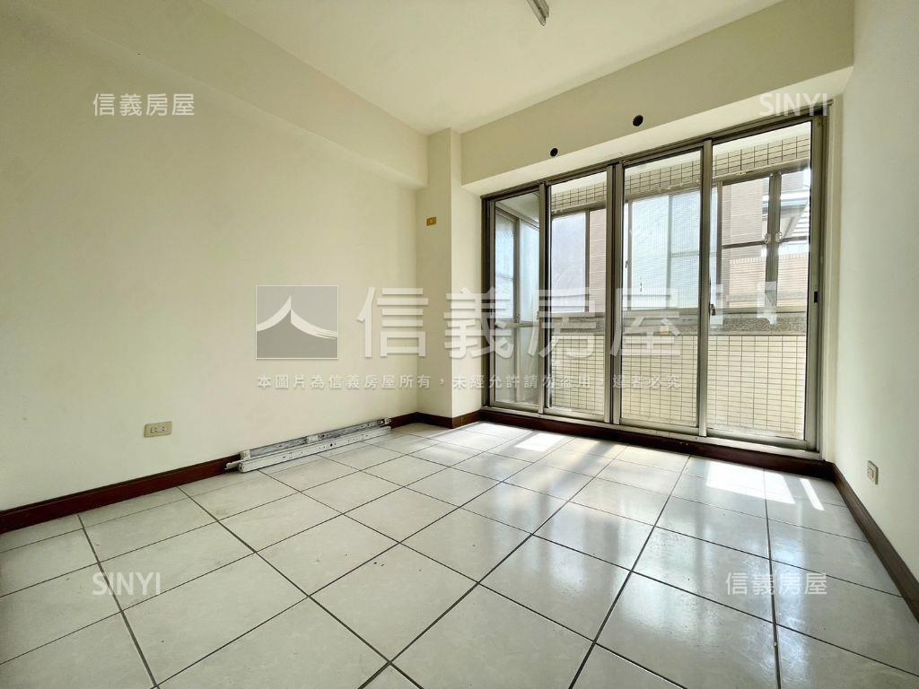 專任西區柳川美三房附車位房屋室內格局與周邊環境