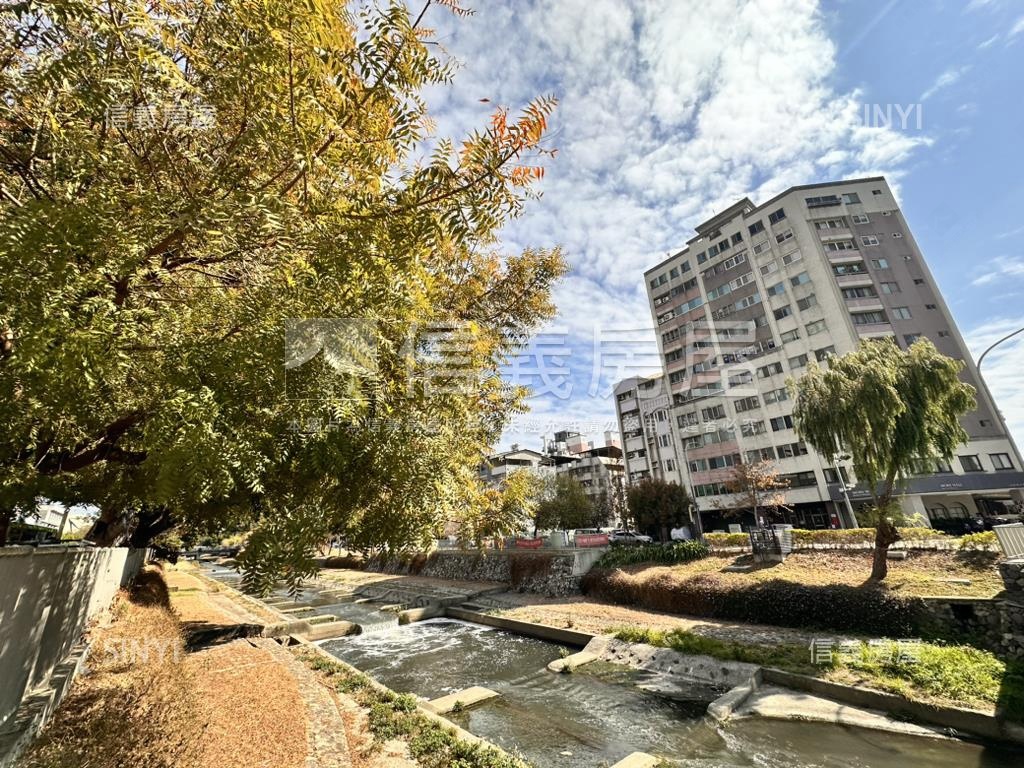 專任西區柳川美三房附車位房屋室內格局與周邊環境