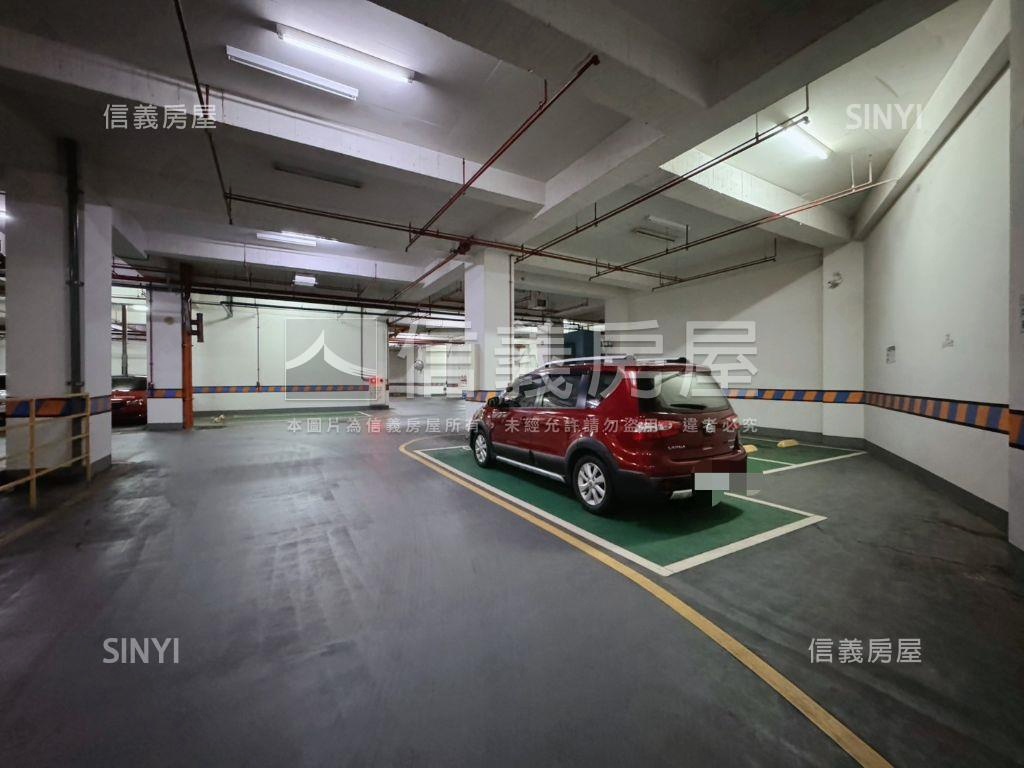 近秋紅谷大兩房平面車位房屋室內格局與周邊環境