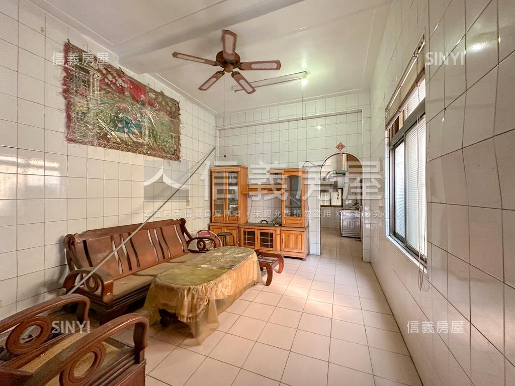 士良街正街邊間透房屋室內格局與周邊環境