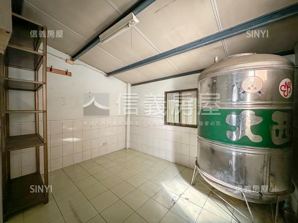 士良街正街邊間透房屋室內格局與周邊環境