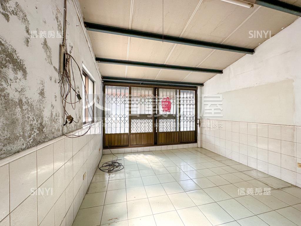 士良街正街邊間透房屋室內格局與周邊環境