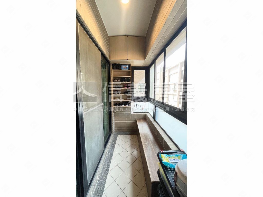 近愛河雙橡園四房平車美邸房屋室內格局與周邊環境