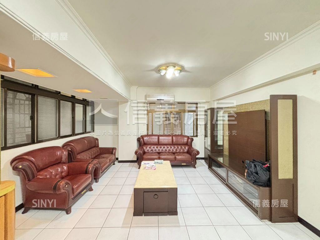 近板南線便利電梯大三房房屋室內格局與周邊環境