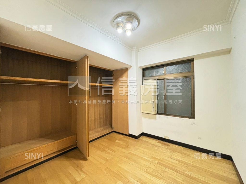 近板南線便利電梯大三房房屋室內格局與周邊環境