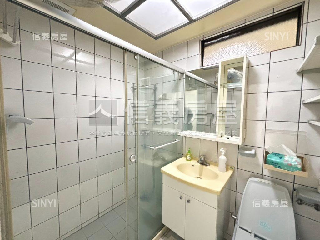 近板南線便利電梯大三房房屋室內格局與周邊環境