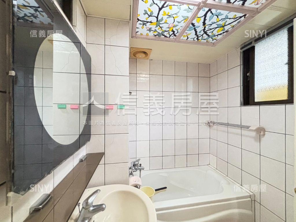 近板南線便利電梯大三房房屋室內格局與周邊環境