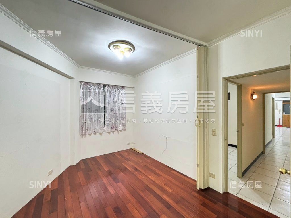 近板南線便利電梯大三房房屋室內格局與周邊環境