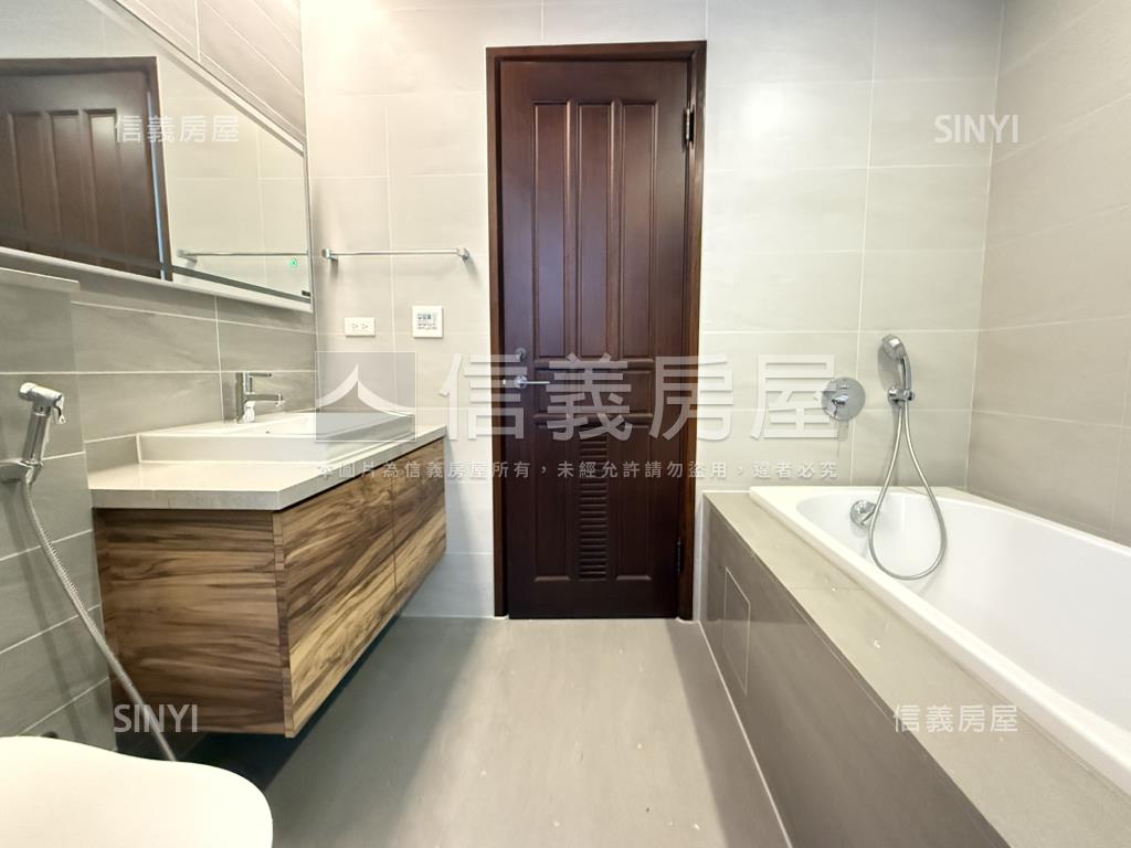 悅世界高樓三房雙平車位房屋室內格局與周邊環境