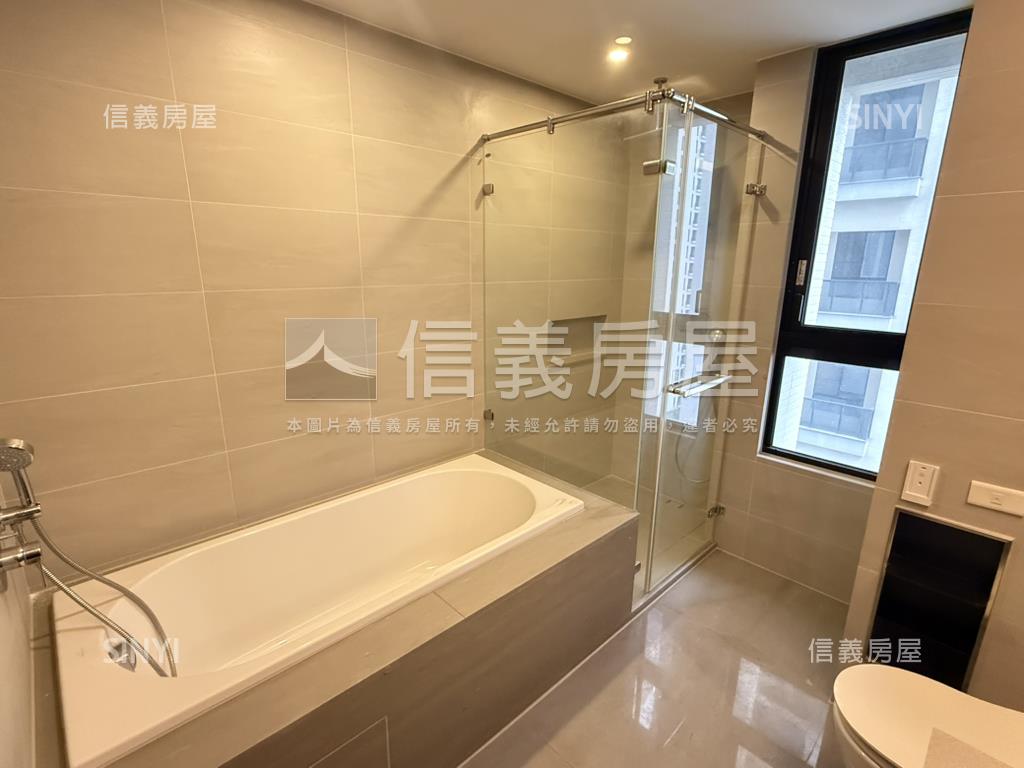 悅世界高樓三房雙平車位房屋室內格局與周邊環境