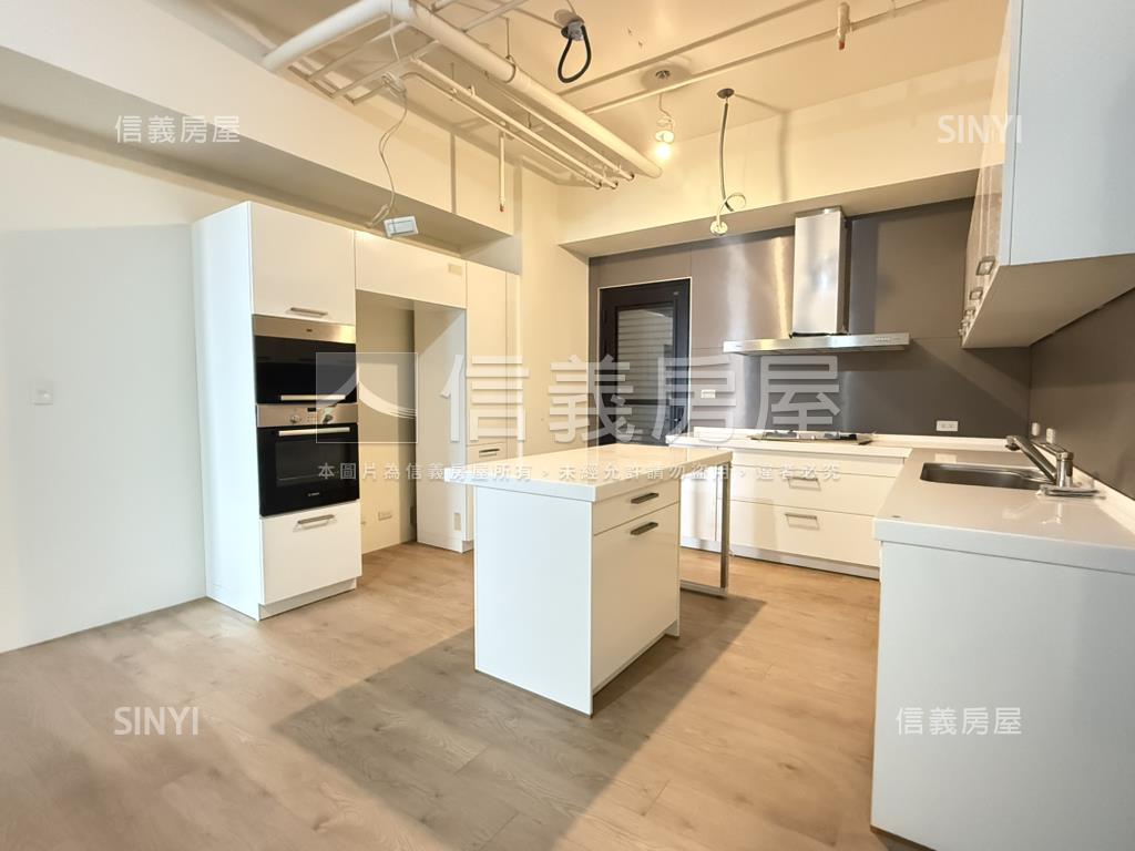 悅世界高樓三房雙平車位房屋室內格局與周邊環境