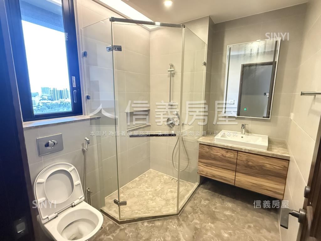 悅世界高樓三房雙平車位房屋室內格局與周邊環境