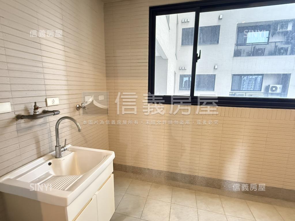 悅世界高樓三房雙平車位房屋室內格局與周邊環境