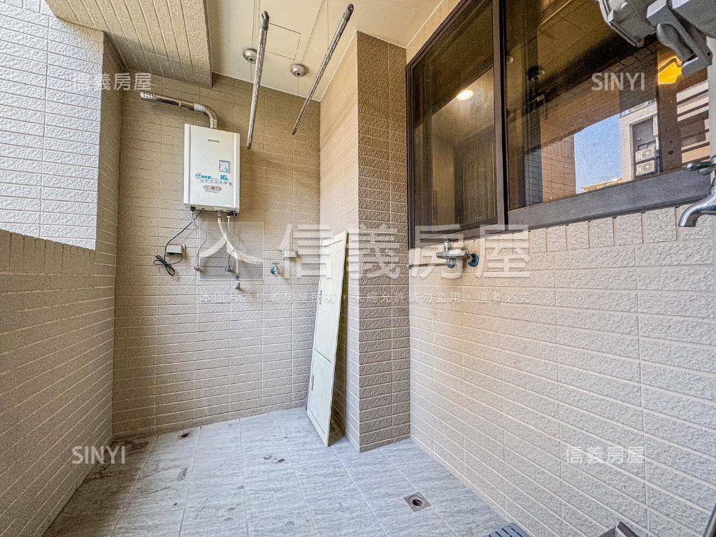 元心璽苑兩房兩衛平面車位房屋室內格局與周邊環境