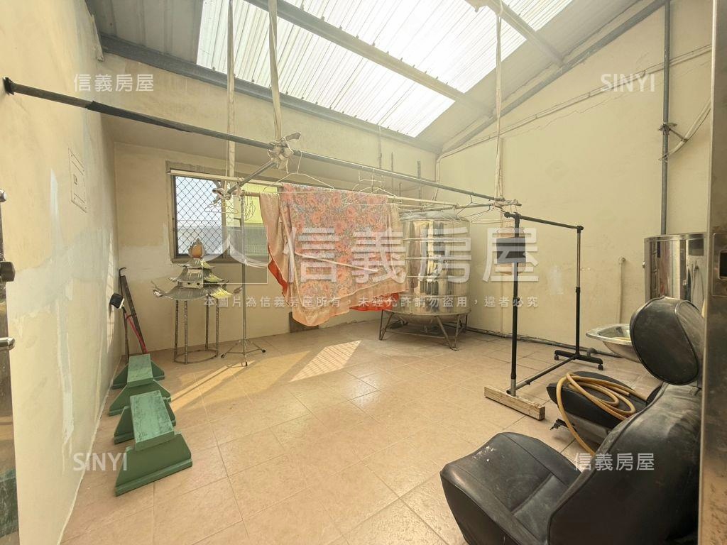 安中路一段ｘ雙面臨路透天房屋室內格局與周邊環境