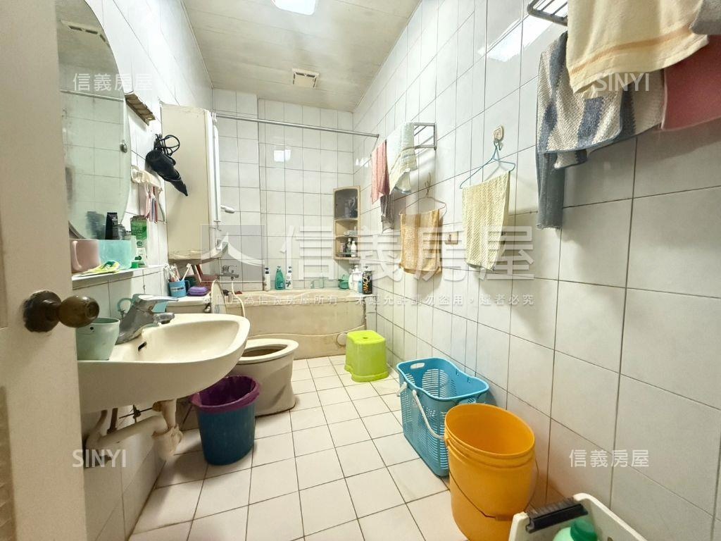 安中路一段ｘ雙面臨路透天房屋室內格局與周邊環境