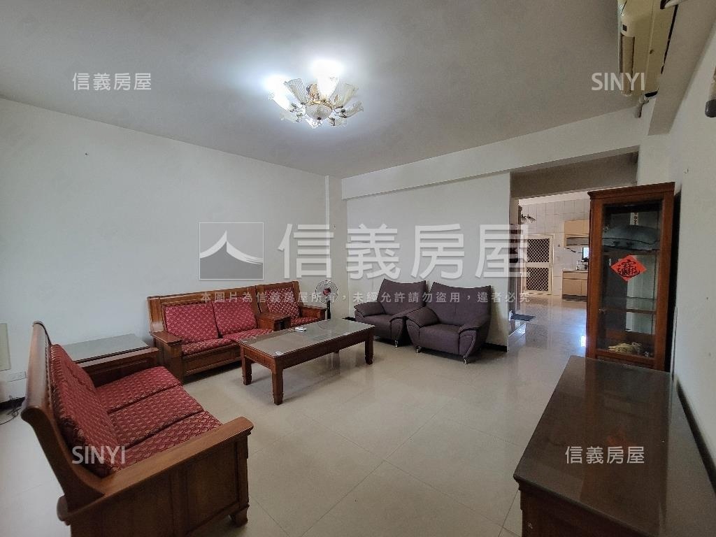 臨路三面採光✦輕屋齡透天房屋室內格局與周邊環境