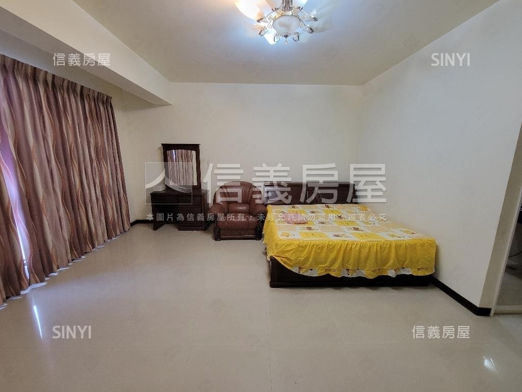 臨路三面採光✦輕屋齡透天房屋室內格局與周邊環境