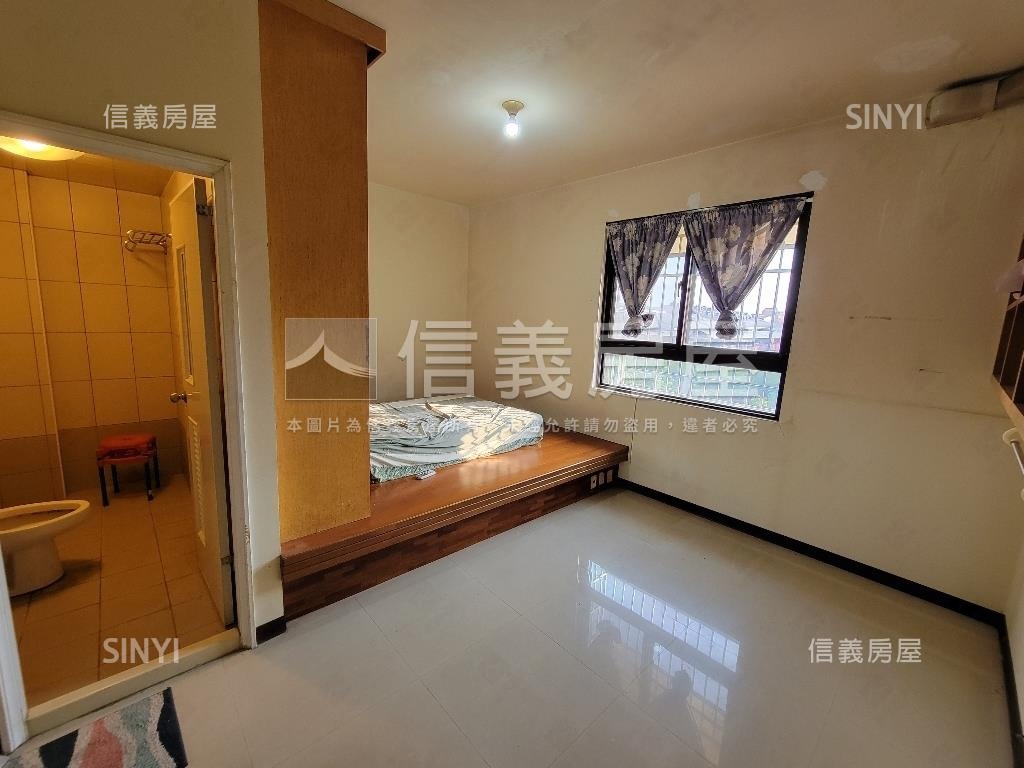 臨路三面採光✦輕屋齡透天房屋室內格局與周邊環境