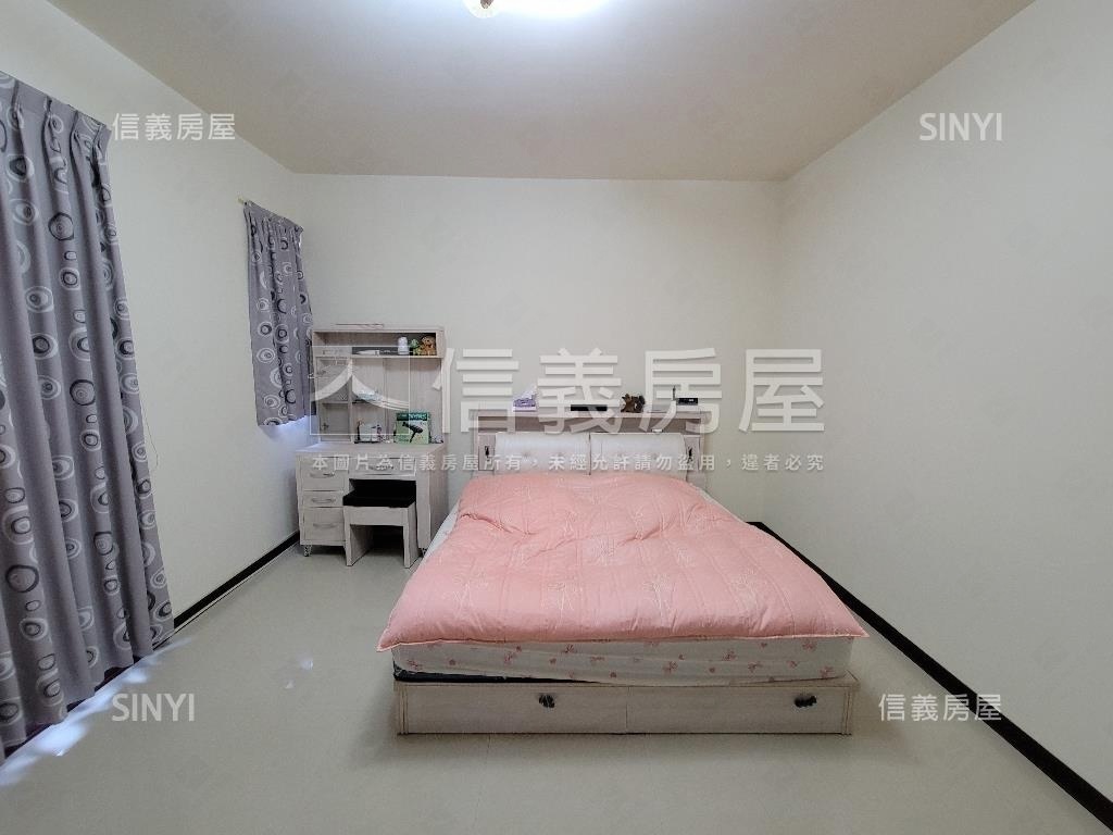 臨路三面採光✦輕屋齡透天房屋室內格局與周邊環境