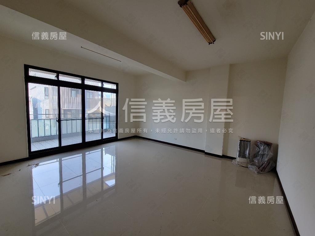 臨路三面採光✦輕屋齡透天房屋室內格局與周邊環境
